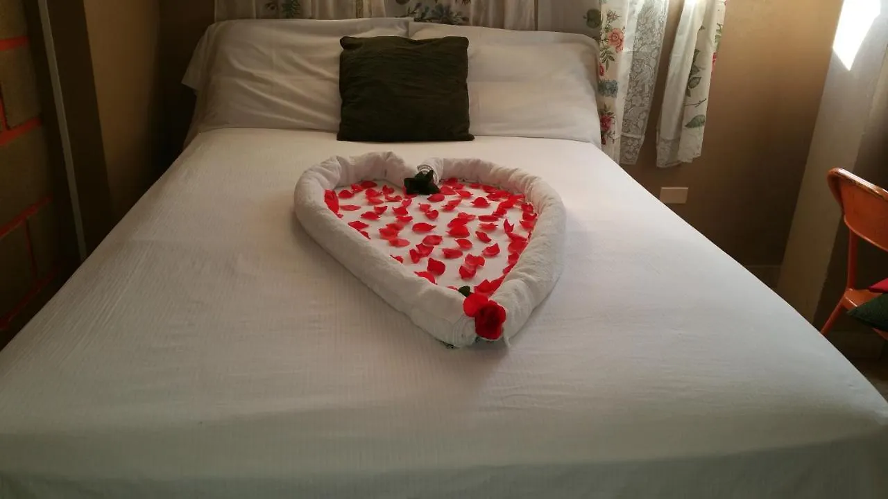 Mondesir Hotel Port-au-Prince 2*,  Haiti